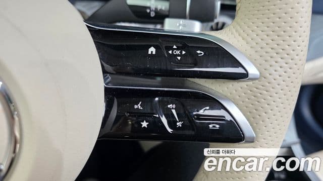 Mercedes-Benz E-Class 2023 — Photo 6/38