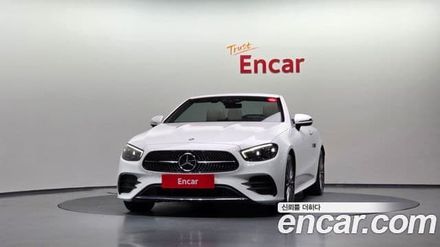 Mercedes-Benz E-Class 2023 — Photo 1/38