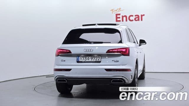 Audi Q5 2022 — ფოტო 4/20