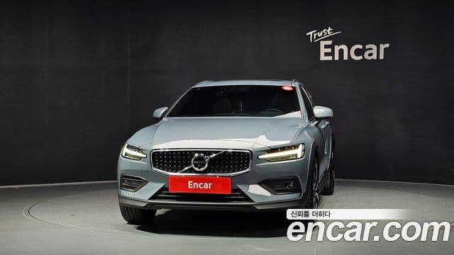 Volvo V60 Cross Country 2022 — Фото 3/20