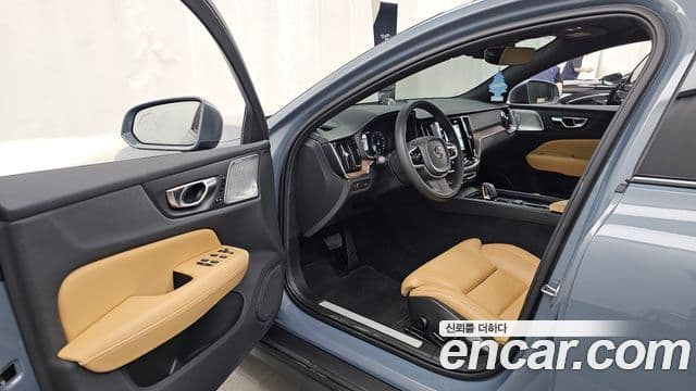 Volvo V60 Cross Country 2022 — Фото 10/20