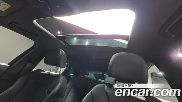 Audi Q3 2023 — Şəkil 22/32