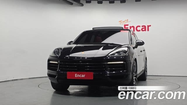 Porsche Cayenne 2021 — ფოტო 2/20