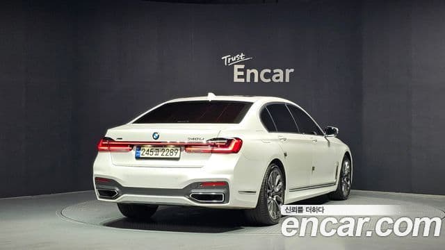 BMW 7 Series 2021 — ფოტო 2/20