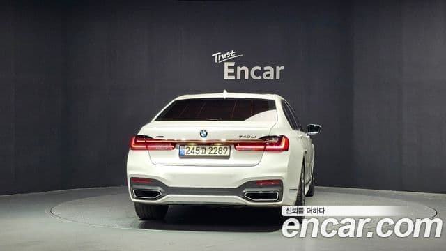 BMW 7 Series 2021 — ფოტო 4/20