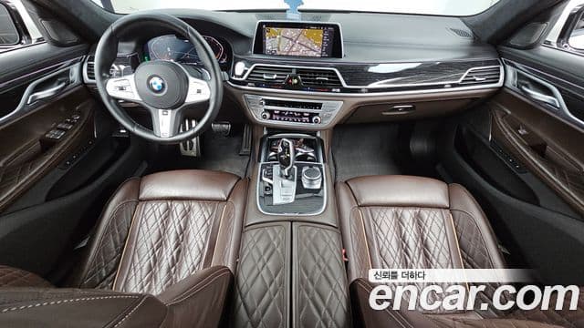 BMW 7 Series 2021 — ფოტო 7/20