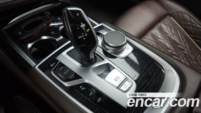 BMW 7 Series 2021 — ფოტო 9/20