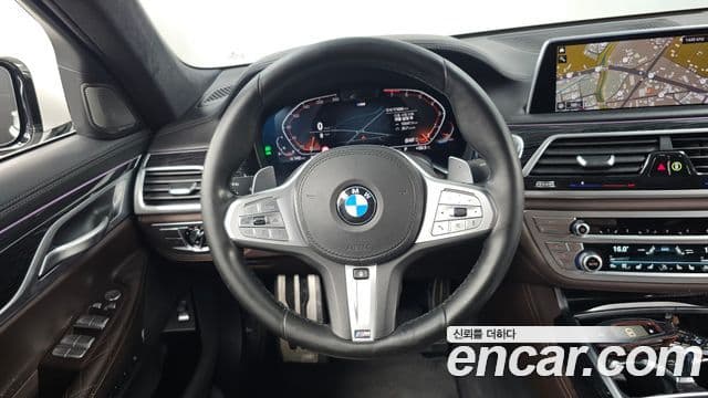 BMW 7 Series 2021 — ფოტო 13/20