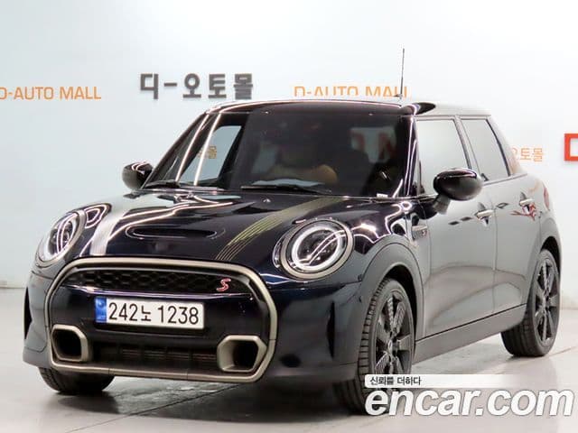Mini Cooper S 2023 — ფოტო 7/20