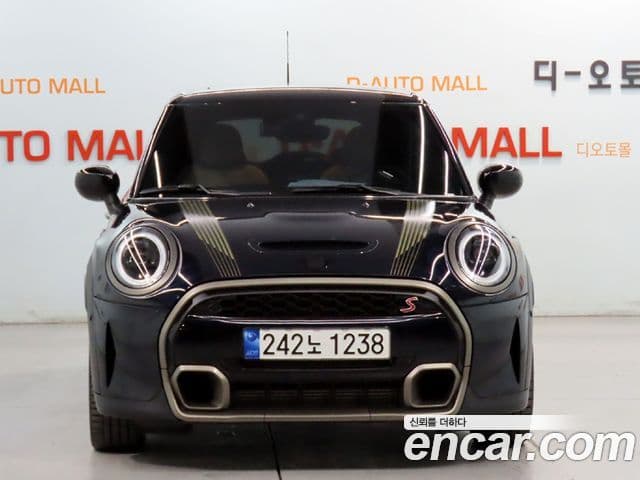 Mini Cooper S 2023 — ფოტო 19/20
