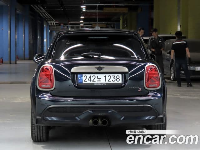 Mini Cooper S 2023 — ფოტო 12/20
