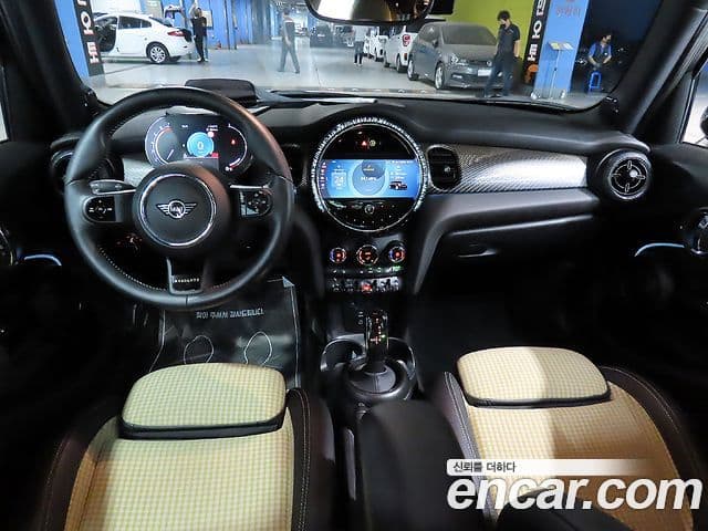 Mini Cooper S 2023 — ფოტო 15/20