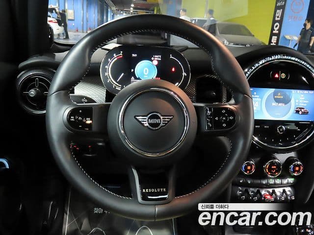 Mini Cooper S 2023 — ფოტო 11/20
