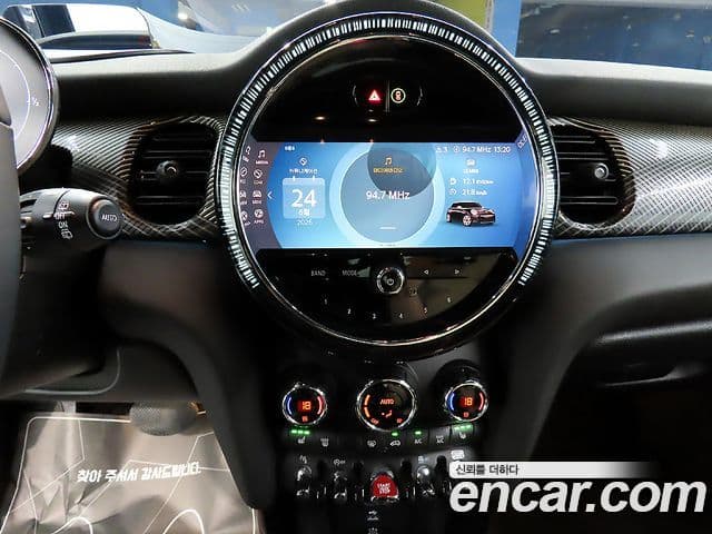 Mini Cooper S 2023 — ფოტო 14/20