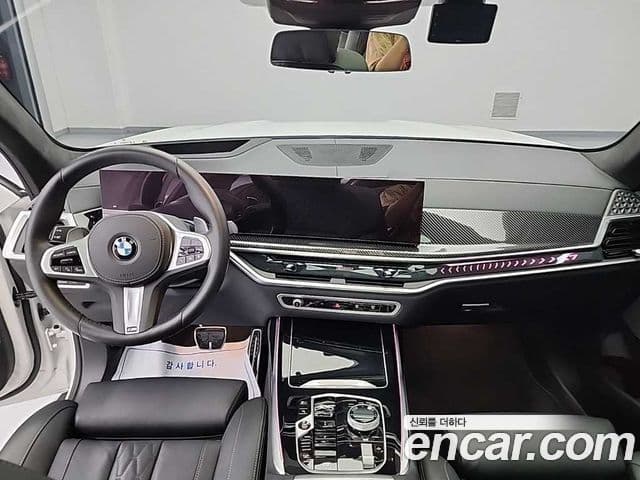 BMW X7 2024 — ფოტო 8/19