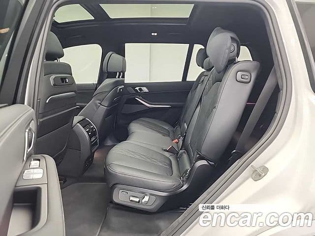 BMW X7 2024 — ფოტო 13/19