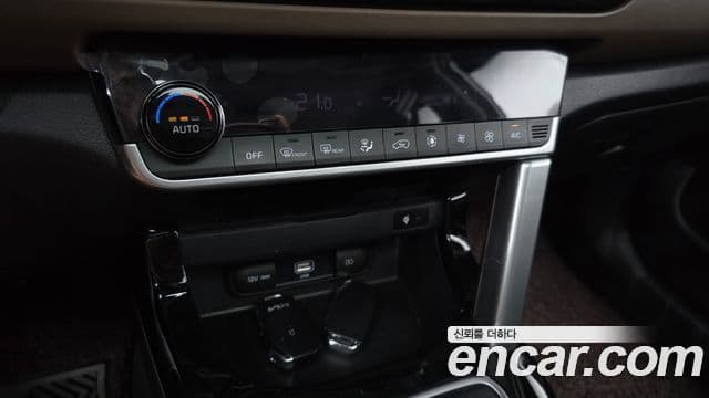 Kia Seltos 2022 — Şəkil 17/20