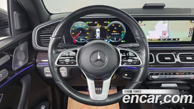 Mercedes-Benz GLE-Class 2021 — ფოტო 16/20