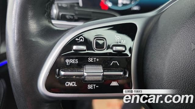 Mercedes-Benz GLE-Class 2021 — ფოტო 17/20