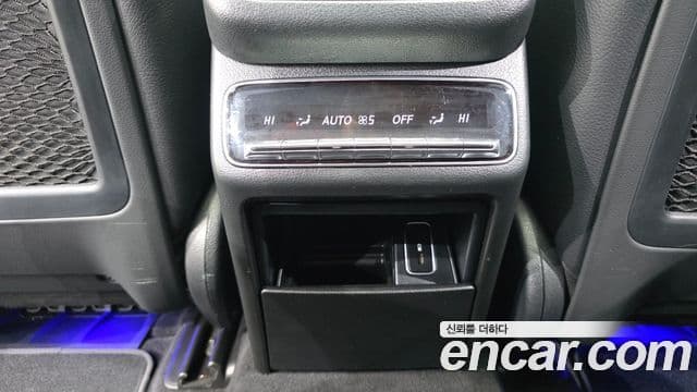 Mercedes-Benz GLE-Class 2021 — Photo 29/33