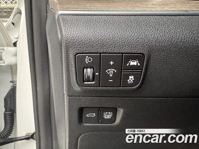 Kia K5 2021 — ფოტო 12/18