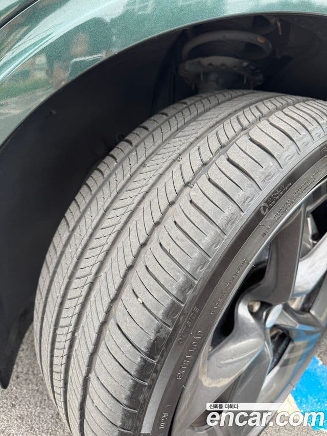 Genesis GV70 2021 — ფოტო 8/15