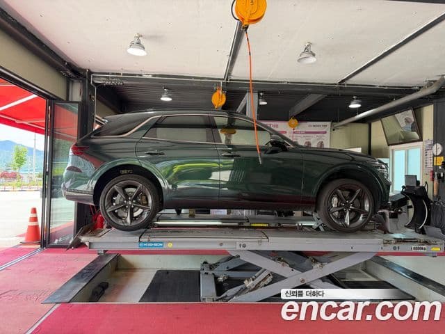 Genesis GV70 2021 — ფოტო 14/15