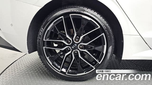 Kia K5 2020 — ფოტო 5/20