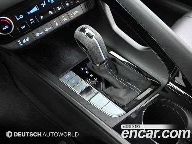 Hyundai The New Avante Hybrid 2023 — ფოტო 10/20