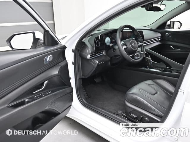 Hyundai The New Avante Hybrid 2023 — ფოტო 13/20