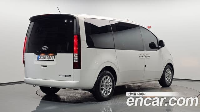 Hyundai Staria 2025 — Фото 2/20