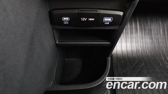 Hyundai Staria 2025 — Фото 12/20