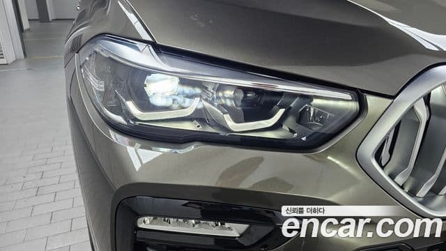 BMW X6 2021 — Photo 30/33