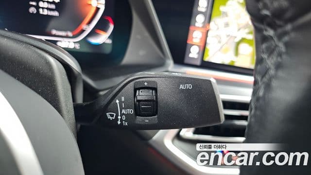BMW X6 2021 — Photo 28/33