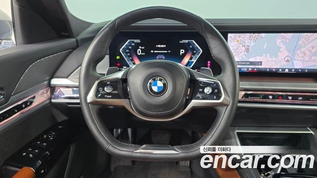BMW 7 Series 2023 — Photo 29/37