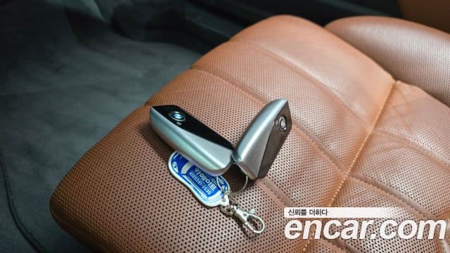 BMW 7 Series 2023 — Photo 7/37