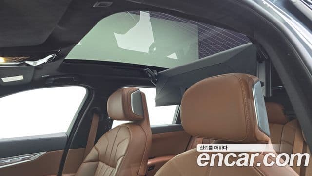BMW 7 Series 2023 — Photo 2/37
