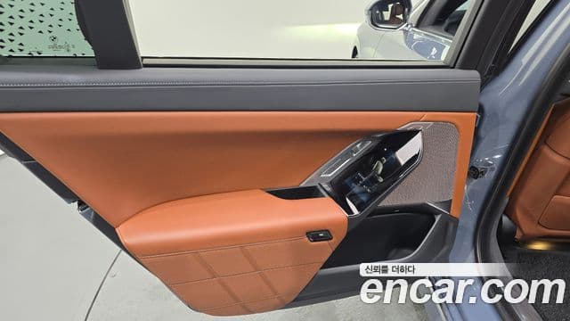 BMW 7 Series 2023 — Photo 31/37