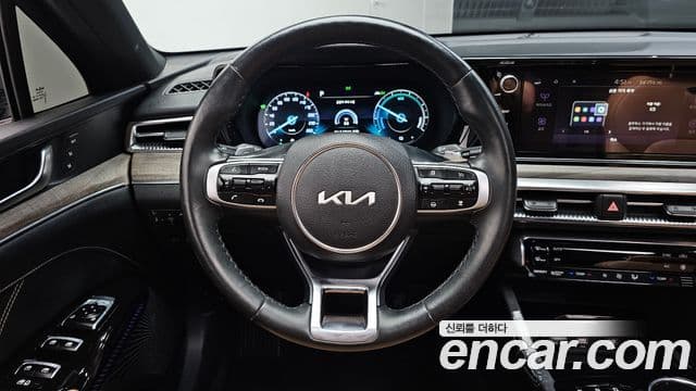 Kia K5 2023 — Şəkil 13/20