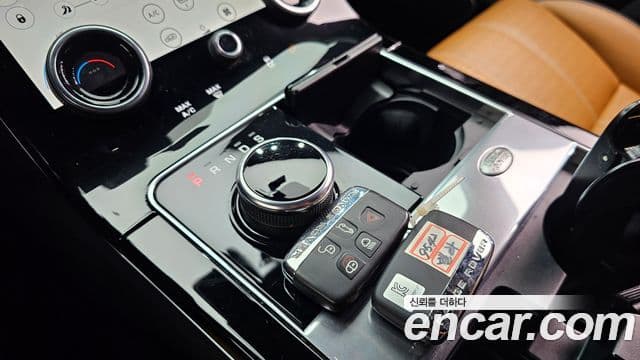 Land Rover Range Rover Velar 2019 — Şəkil 9/20