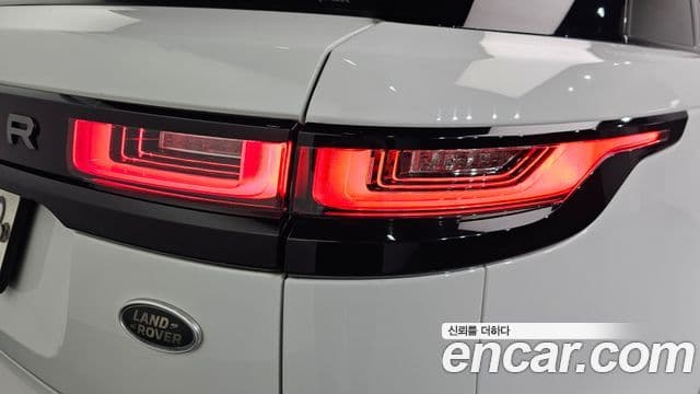 Land Rover Range Rover Velar 2019 — Photo 4/36