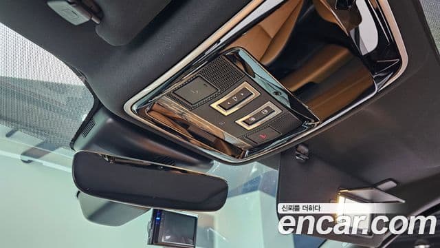 Land Rover Range Rover Velar 2019 — Photo 20/36