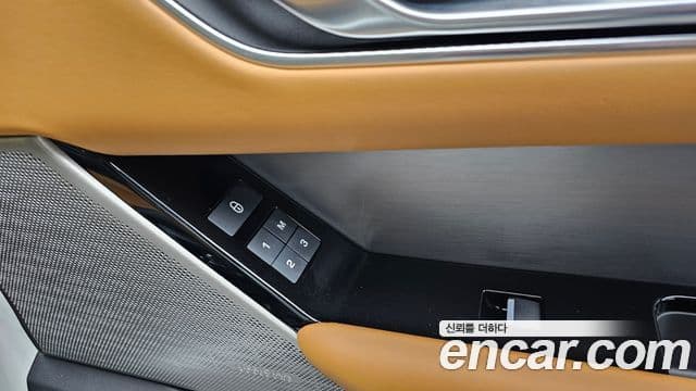 Land Rover Range Rover Velar 2019 — Photo 10/36