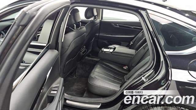 Genesis Electrified G80 2022 — ფოტო 17/20