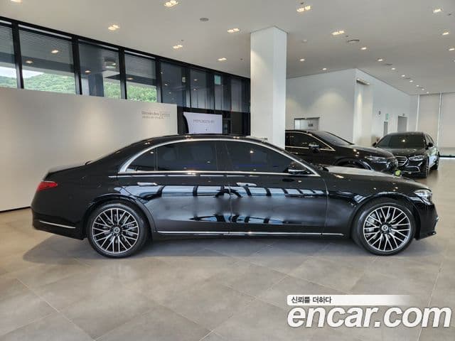 Mercedes-Benz S-Class 2025 — ფოტო 8/20
