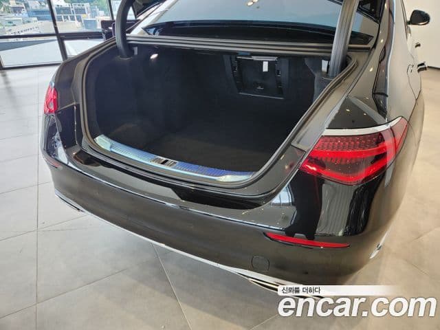 Mercedes-Benz S-Class 2025 — ფოტო 9/20