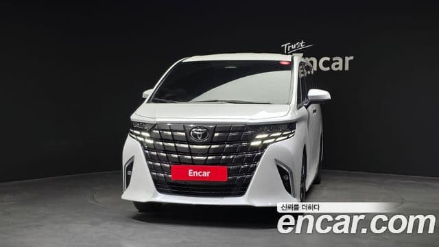Toyota Alphard 2024 — Photo 8/20