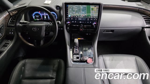 Toyota Alphard 2024 — Photo 17/20