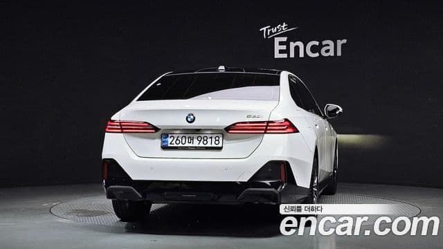 BMW 5 Series 2024 — ფოტო 4/20