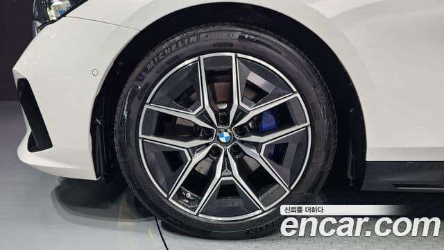 BMW 5 Series 2024 — ფოტო 5/20